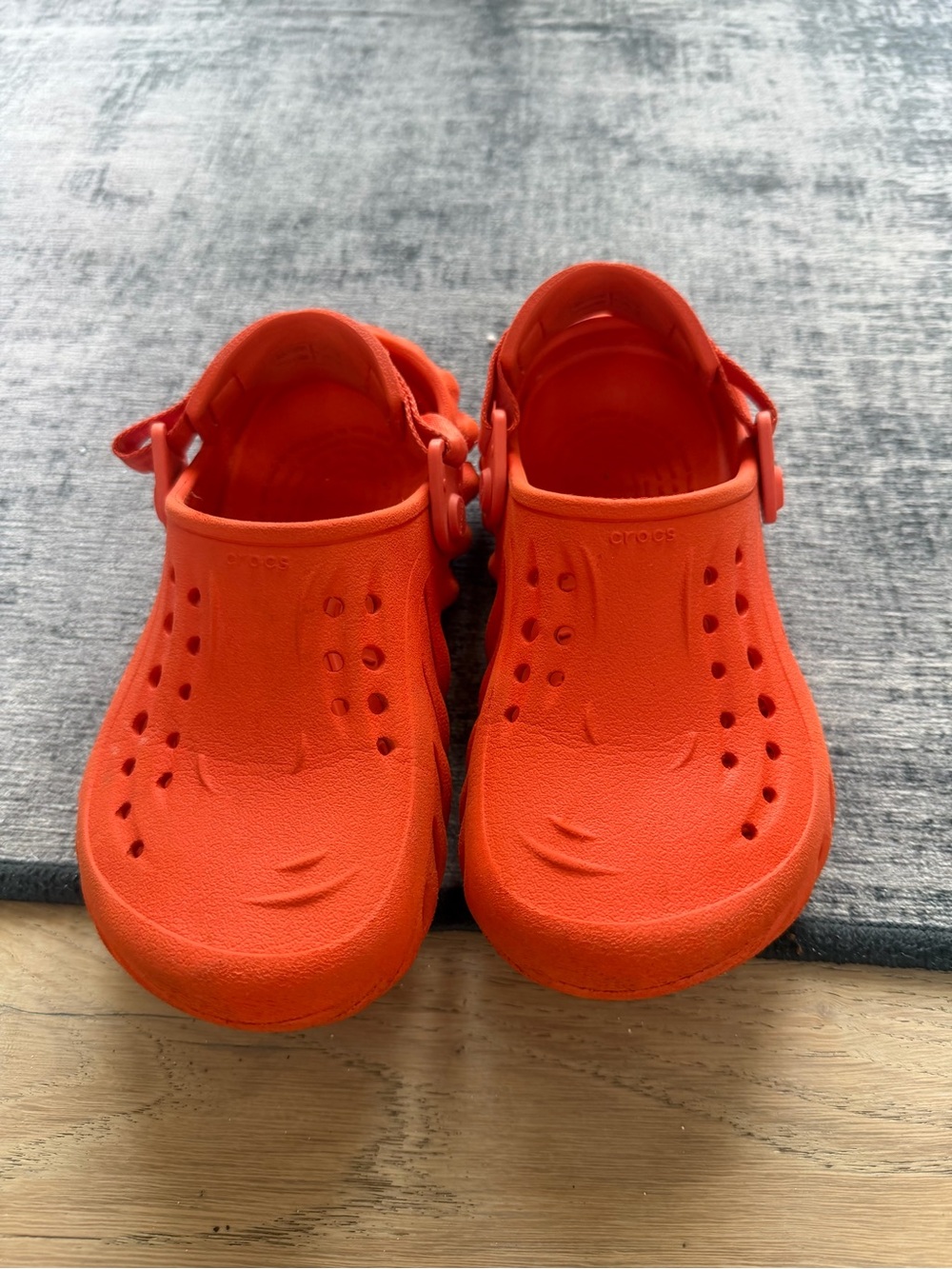 Crocs Echo Clog Orange Kids Size J2 Sport Mode Comfort Shoes